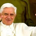 Prions avec le Saint Père Benoît XVI .