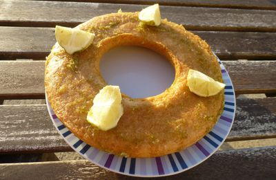 Cake moelleux au citron vert et au rhum