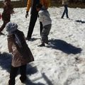 Ils étaient super heureux de découvrir la neige à la station de l'Oukaidem !