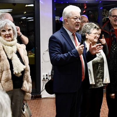 NOUVELLE ANNÉE : CONVIVIALITÉ ET CHALEUR POUR LES ADHÉRENTS DU FOYER.