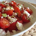 ...Salade de tomate à la féta et aux fraises...