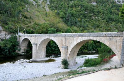 Le pont du dimanche  : Sainte Enimie en Lozère