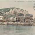 719 - Le Port et la Falaise.