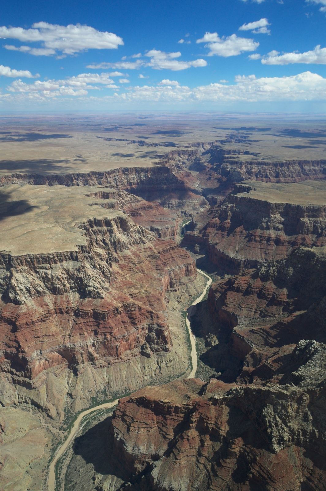 Vue sur la partie nord du Grand canyon depuis un avion, 20 septembre 2010