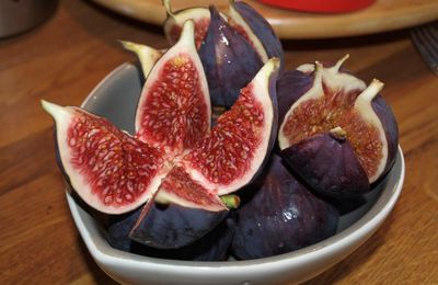 Tarte aux figues fraîches et poudre d'amande