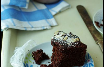 Gâteau au chocolat et à la betterave … Le jour où la valise rouge s’est volatilisée une histoire pas comme les autres ! 