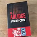 J'ai lu A cache-cache de M.J. Arlidge (Editions Les Escales Noires)