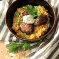 Aashemaste (riz curcuma et boulettes de bœuf aux herbes)