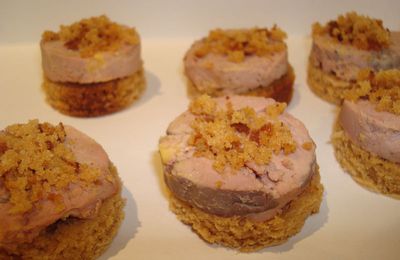 Foie gras sur pain d'épices, miettes de pain d'épices