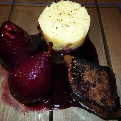 Poires au vin rouge