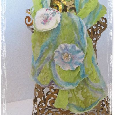 Pour le printemps ...un bouquet de foulards!