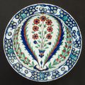 Iznik dish with central bouquet of seven flowers,