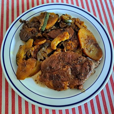 Filets de porc grillés aux épices, à la sauce soja et au sirop d’agave