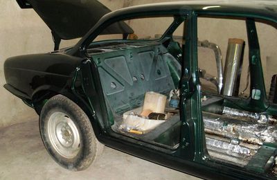 restauration d'une jaguar de 1970