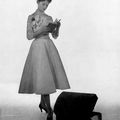 1951 - Brigitte Bardot mannequin pour la haute couture