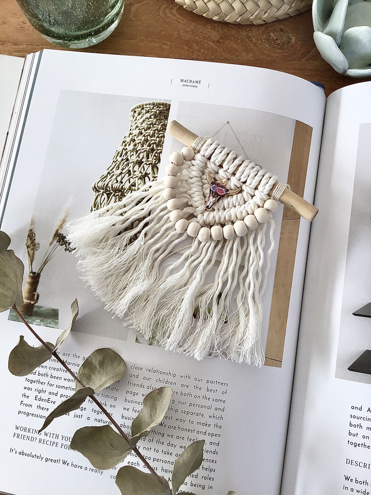 Mini déco murale avec Perles en bois et charme 