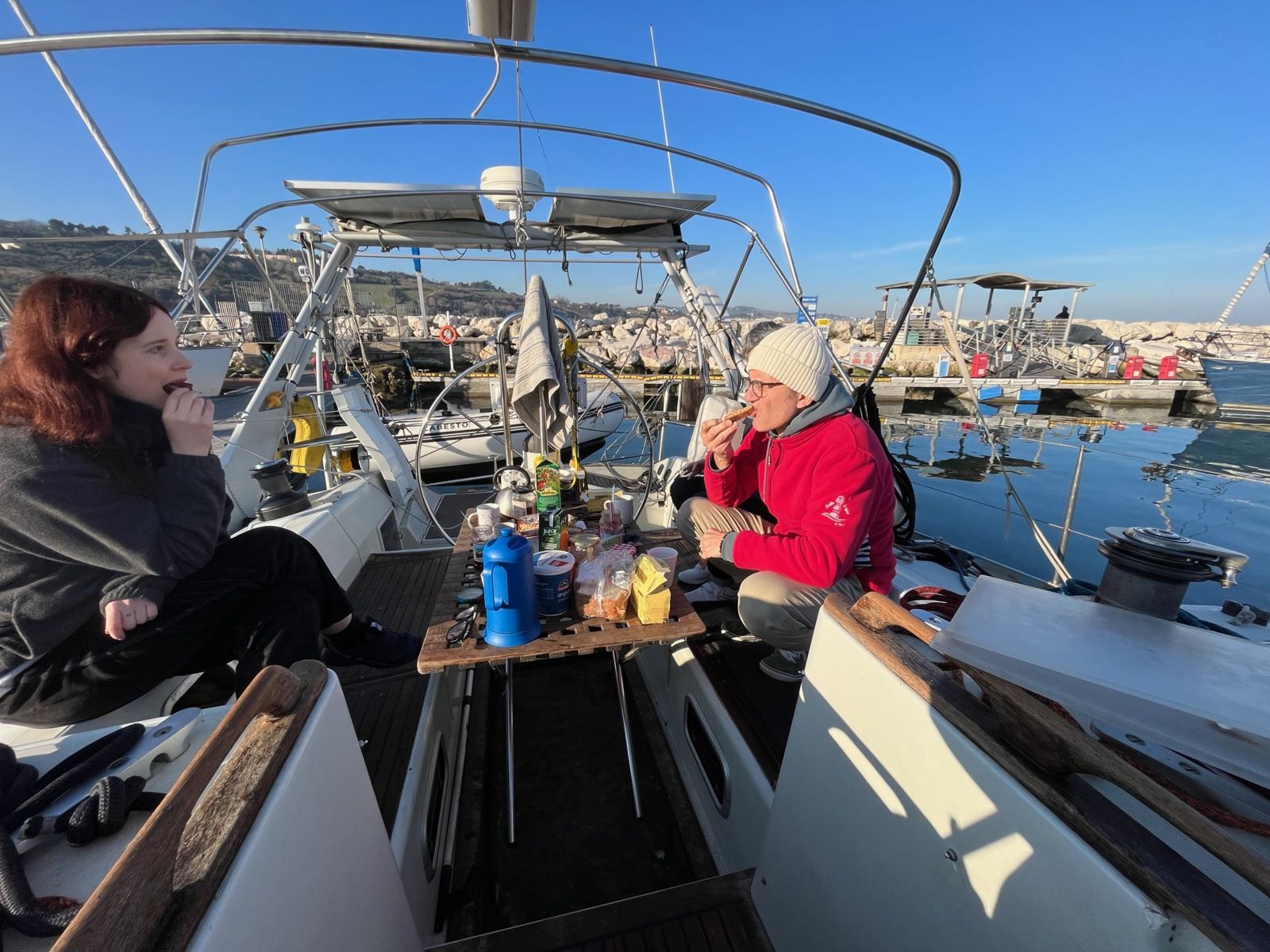 Petit déjeuner à la marina Dorica d'Ancône, jeudi 1er février 2024 (auteur/author Philippe Bensimon)