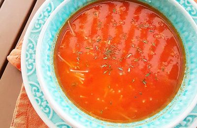 ...Soupe de tomates aux vermicelles de Cyril Lignac dans Tous en cuisine, 2eme édition...