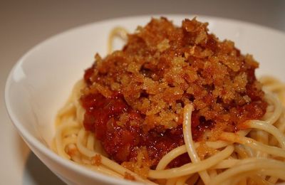 Spaghetti à l'arrabiata et chapelure ailée