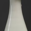 Petite bouteille en « porcelaine Blanc de Chine », Chine, Dynastie Qing, 18°-19° siècle 