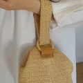  Un accessoire indispensable s'ajoute à notre look d'été