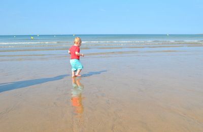 Découverte de la plage et de l'océan