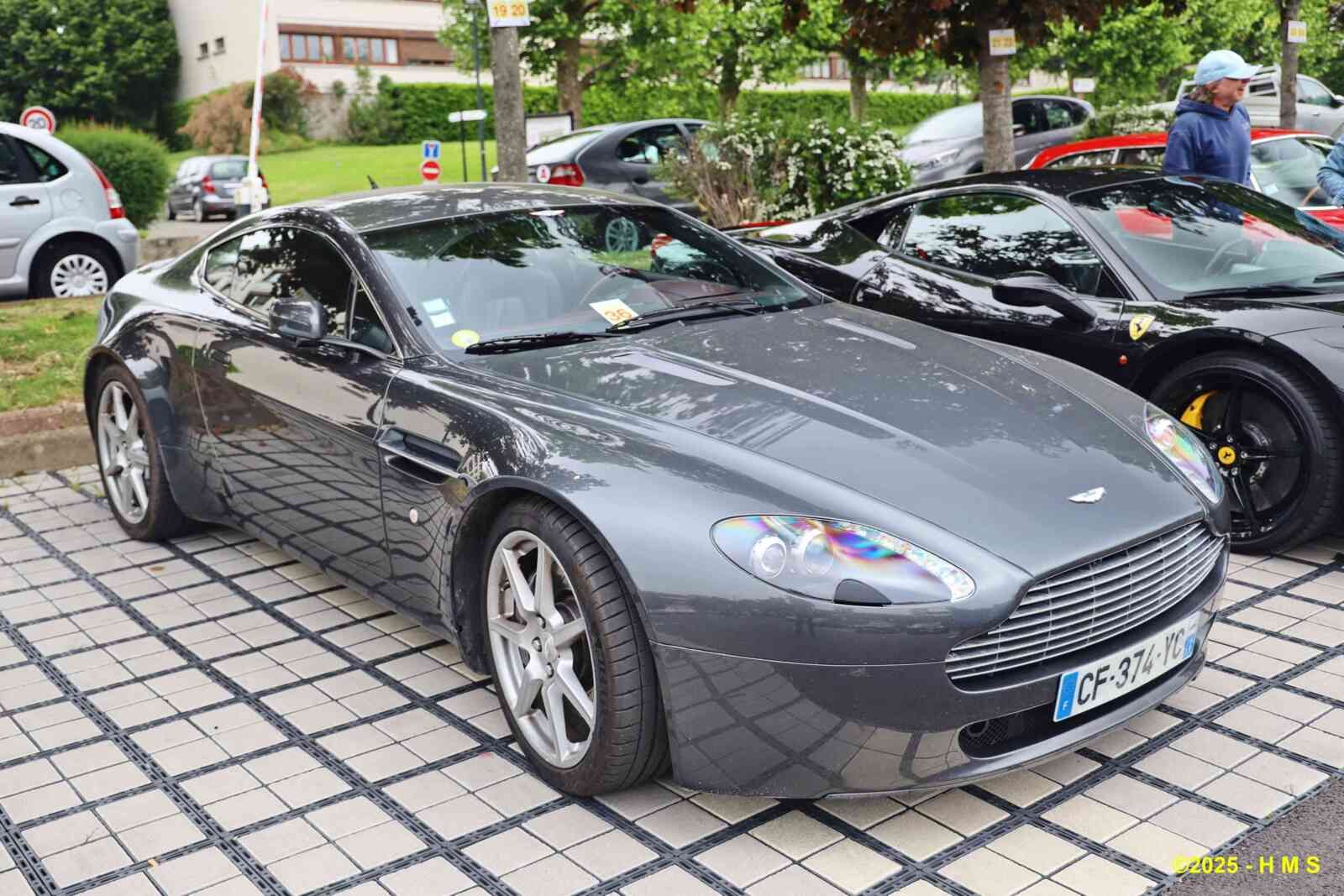 Aston Martin Vantage_13 - 2007 [UK] HL_GF