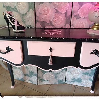 Console relookée style Haute Couture