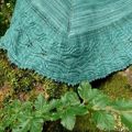 Le Bibracte: châle à feuilles et torsades du Morvan- The Bibracte: leaf and cable shawl from Morvan