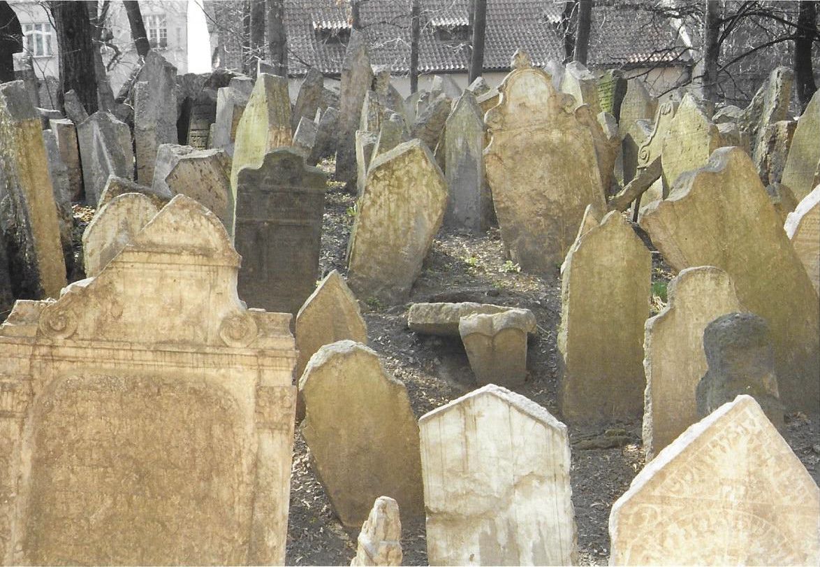 Prague, cimetière juif, pierres tombales (République Tchèque)