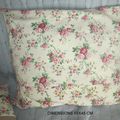 HOUSSE DE COUSSIN - tissu ancien décor de roses/TISSU ANCIEN FLEURS 