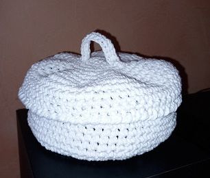 Une corbeille à couvercle au crochet !!!