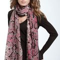 Le foulard, l'accessoire mode de l'hiver