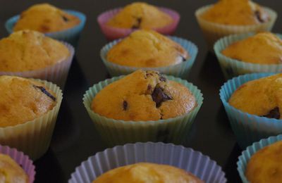 Petit-déj d'anniversaire - Muffins pépites de chocolat ou fruits rouges