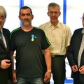 ÉDUCATEUR ET PILIER DE L’HIRSONNAISE, BRUNO LECRONT, MÉDAILLÉ DE LA JEUNESSE ET DES SPORTS.
