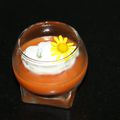 Verrine de gaspacho gélifié et chèvre aux herbes du jardin