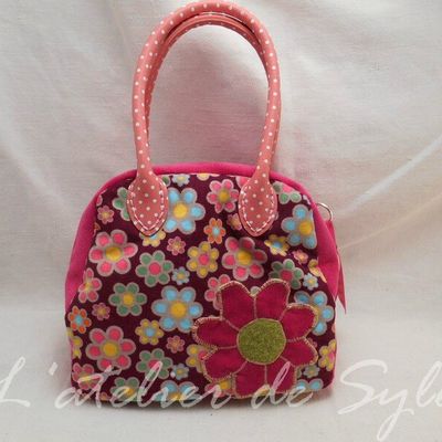 Premier petit sac à main..