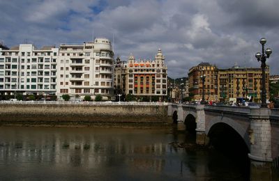 une belle ville a visiter ,tout pres de la france