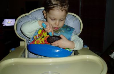 Comme sa maman, Luna adore l'avocat... Elle a une