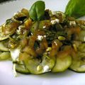 Salade de courgettes rôties aux légumes estivaux