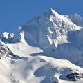 Le pic de la Pierre, trois Officiers, quatre chamois et beaucoup de neige