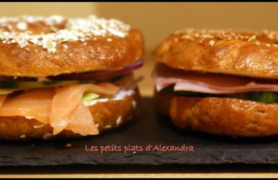 Bagel au saumon fumé et bagel au jambon