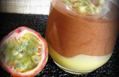 MouSSe Au CHoCoLaT SuR Une CRèMe AuX FRuiTs De La PaSSioN