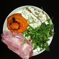 Jambon, purée de potiron et salade de roquette