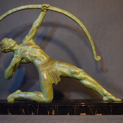 Restauration Régule art déco Chiparus (archer art déco) patine et manques