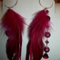 Boucles de plumes et de cristal