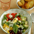Petite salade composée de légumes & légumineuses pour pommes de terre sautées ou vice versa