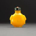 A fine yellow glass snuff bottle, 1750-1850