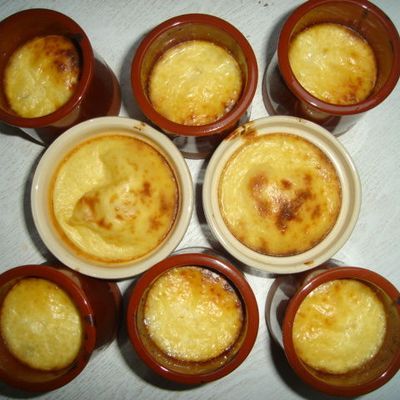 Petit gâteaux de semoule noix de coco, raisins