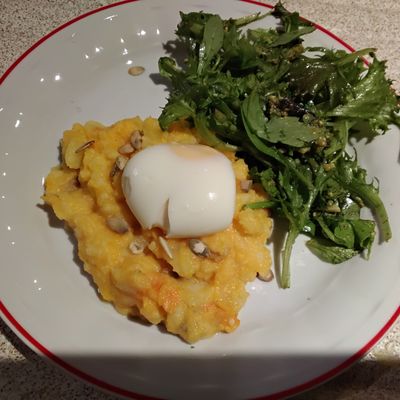 Potée au potiron, fromage vieux,  oeuf mollet et pesto 